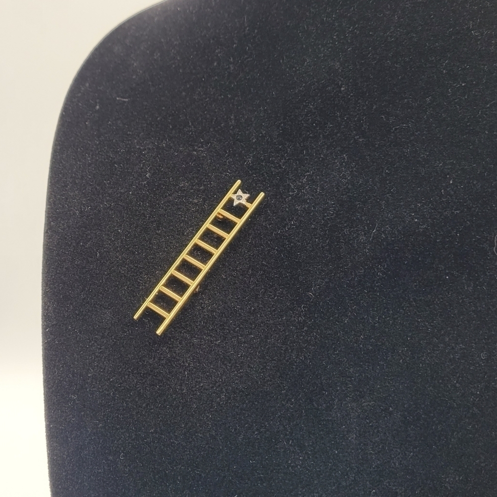 Vintage Mary Kay Reach for the Stars Brooch/Pin​​​ - Picture 3 of 5